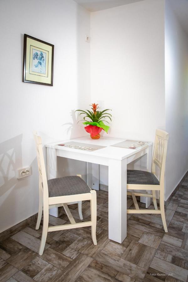 Apartman Luka Rovigno Esterno foto