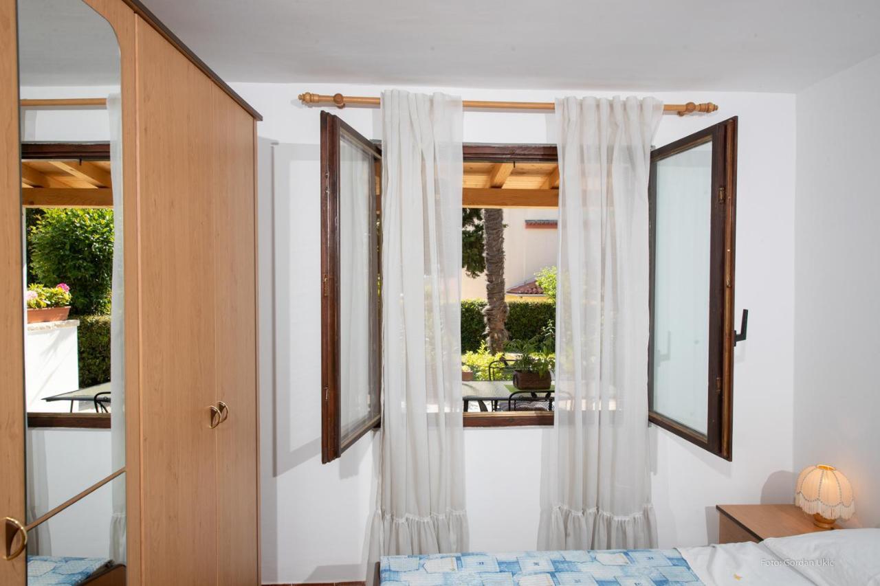 Apartman Luka Rovigno Esterno foto